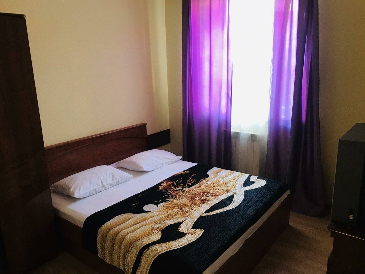 Номер стандарт с 1 двуспальной кроватью